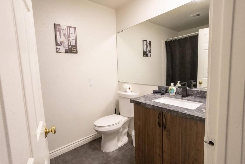 2 Bedroom Close To Las Vegas Strip Exterior photo